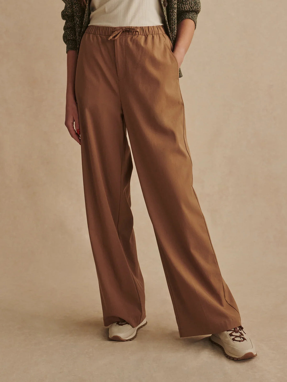 Textured Stretch Wide-Leg Pant