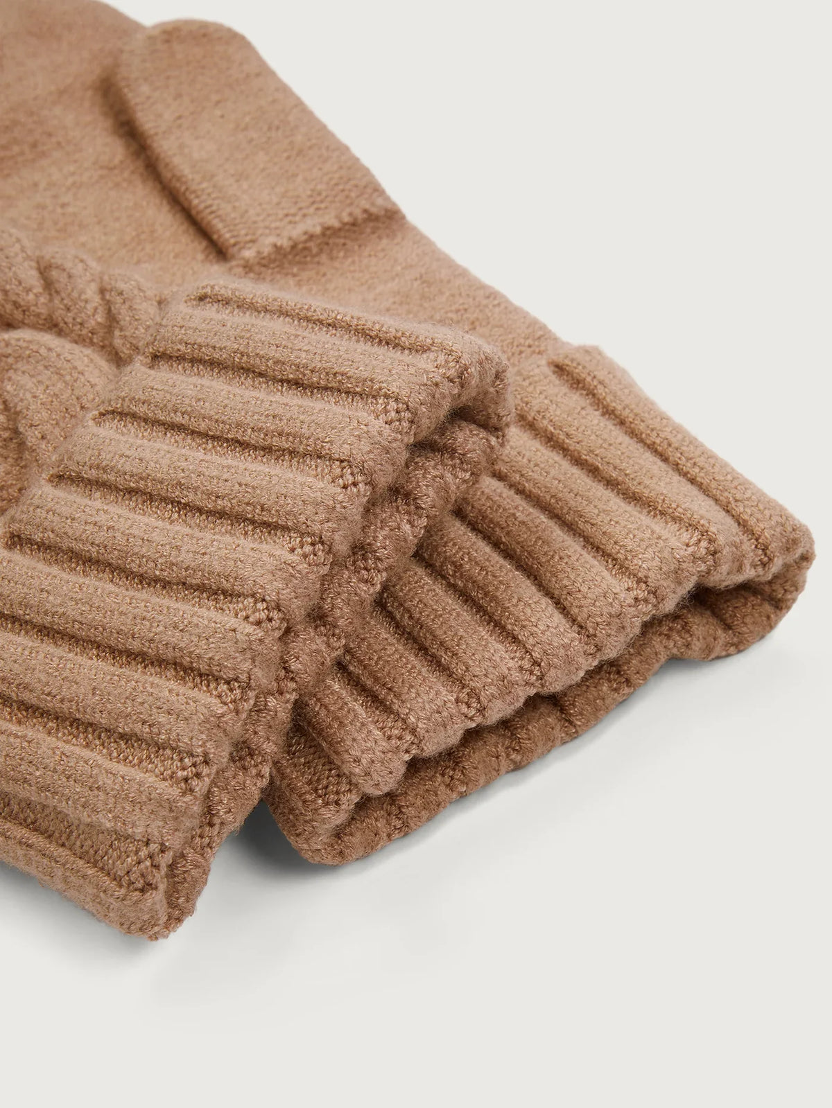 Charlene Cable Knit Mitten